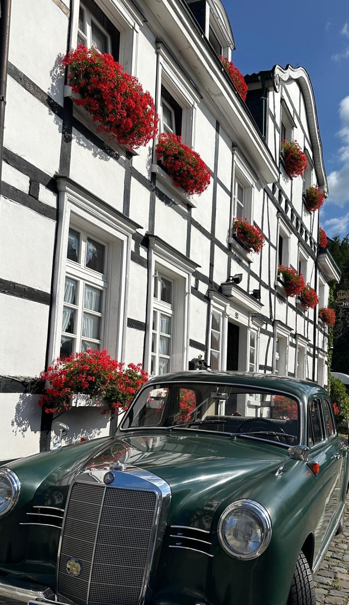 Hotel Zur Post Dabringhausen - Contactless Self Check-In Wermelskirchen Exterior foto